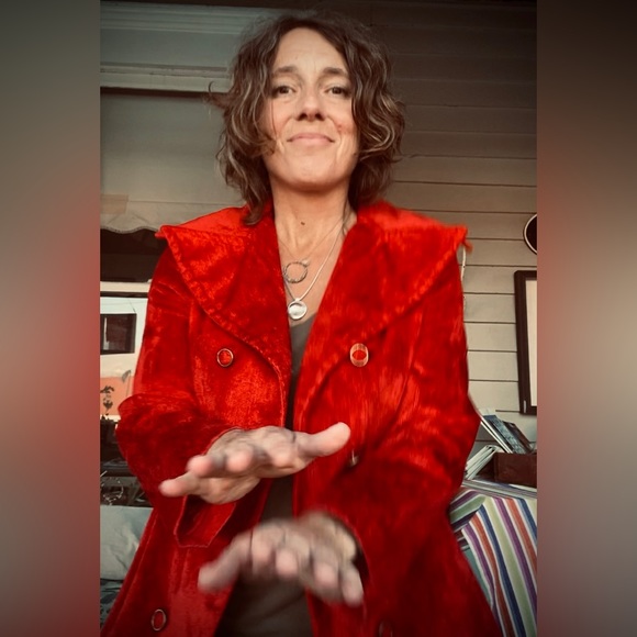 Meet your Posher, Ruby - Picture 2 of 3